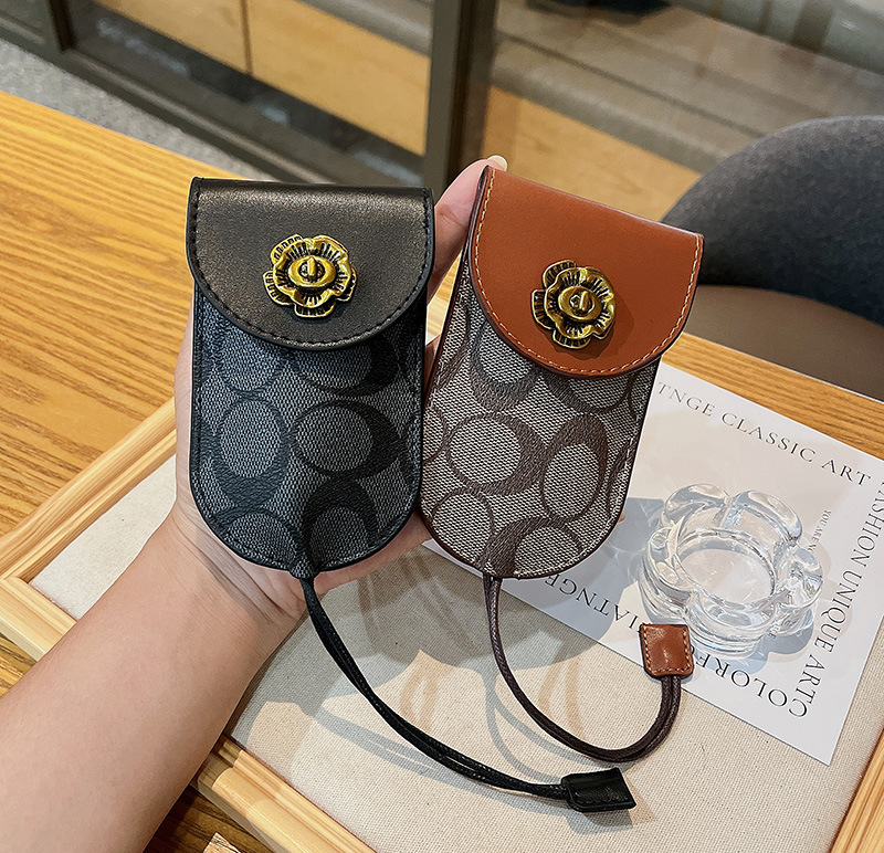Picture of Vintage Camellia Multi-function Pull-out Car Key Bag Universal Men's and Women's Car Key Protective Cover Storage Bag