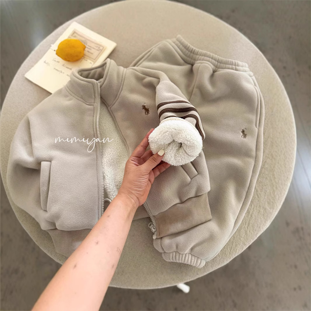 Picture of Spot Autumn and Winter New Kidsren's Velvet Warm Jackets for Boys and Girls Ollie Velvet Jackets Casual Trendy Two-Piece Set