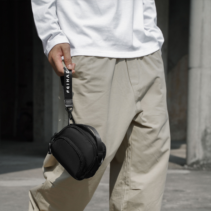 Picture of Cross-border shoulder messenger bag men's fashion brand portable small bag leisure sports chest bag mini mobile phone bag foreign trade waist bag