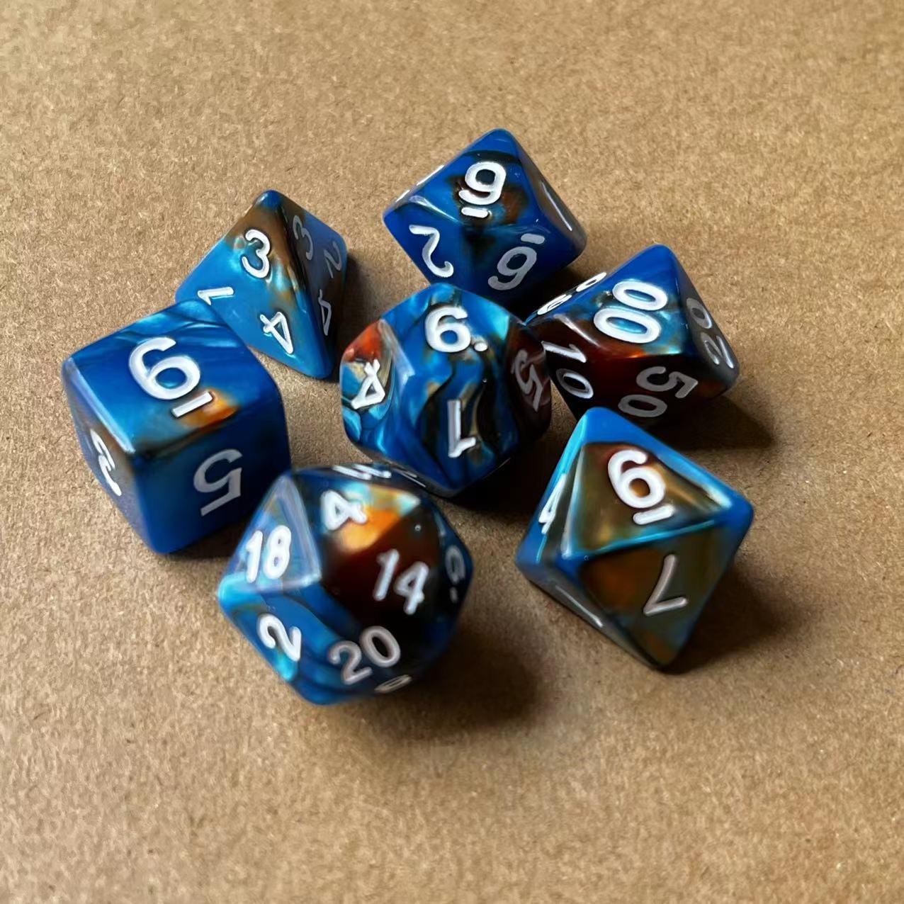 Picture of Two-Color Multi-Sided Dice 7-Piece Digital Dice Running Group Board Game Set Dnd Game Dice