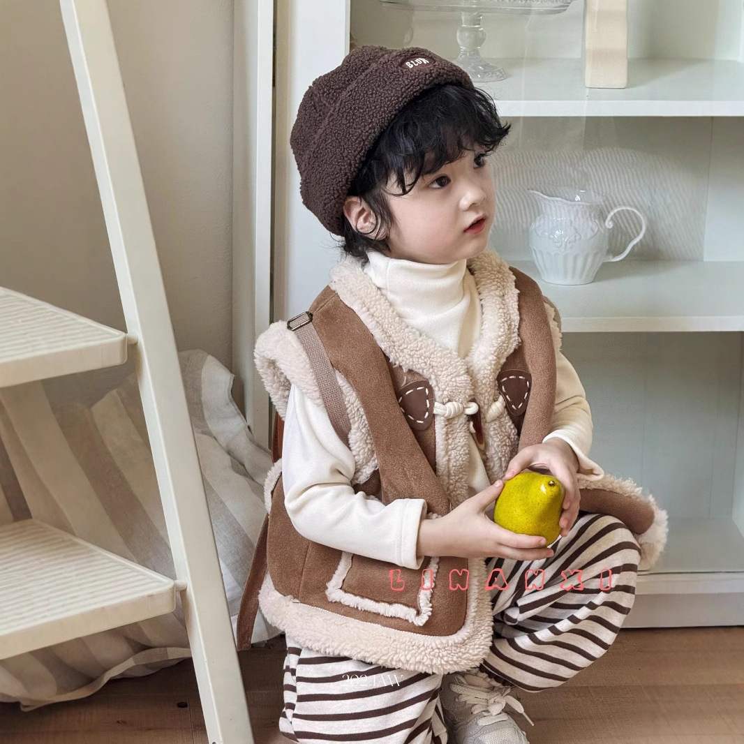 Picture of Boys and Girls Suede One Lamb Wool Vest 24 Years Winter New Baby All-match Warm Corner Buckle Vest 82468