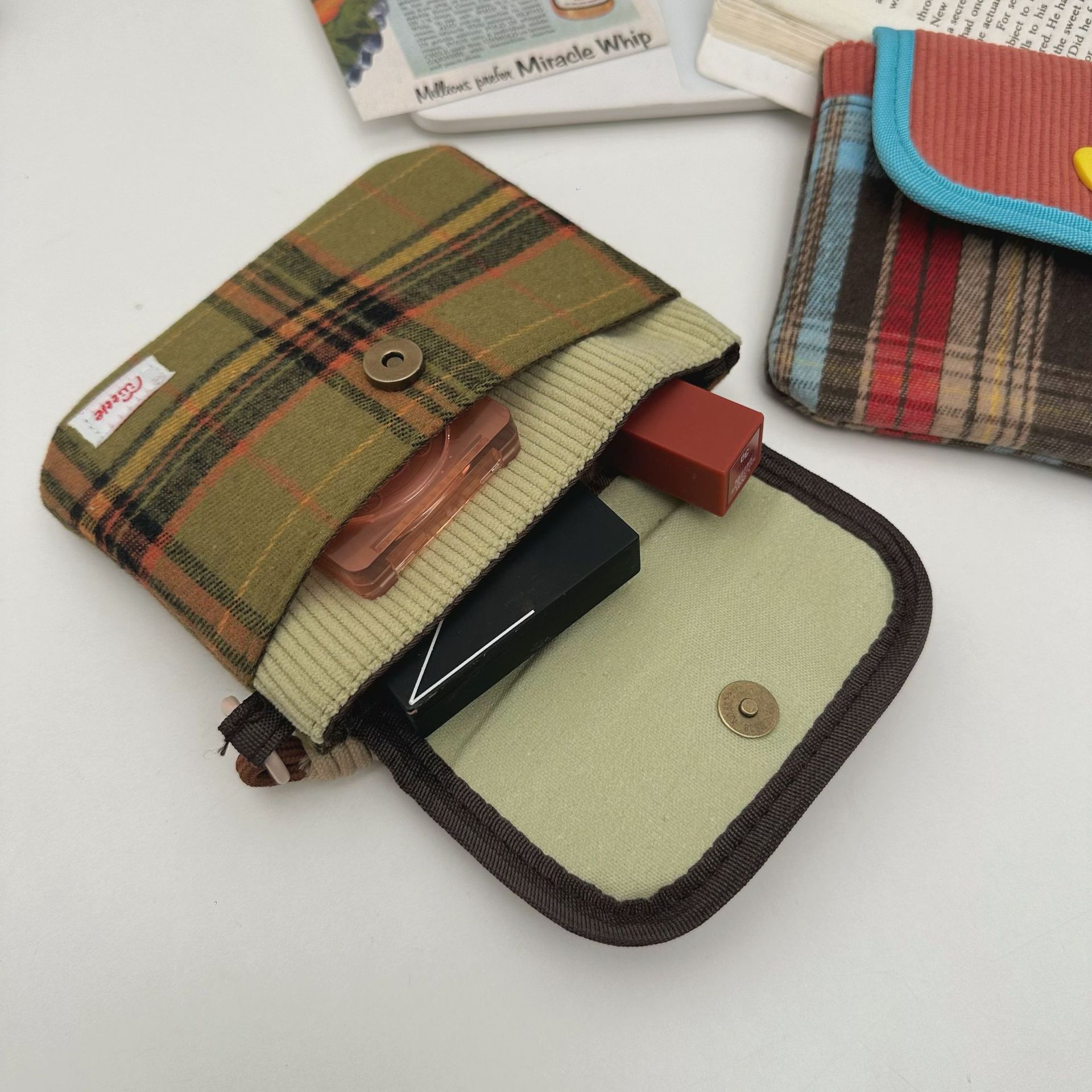 Picture of Retro Plaid Mini Mouth Red Bag 2025 New Portable Travel Sundries Storage Bag Earphone Bag Coin Purse
