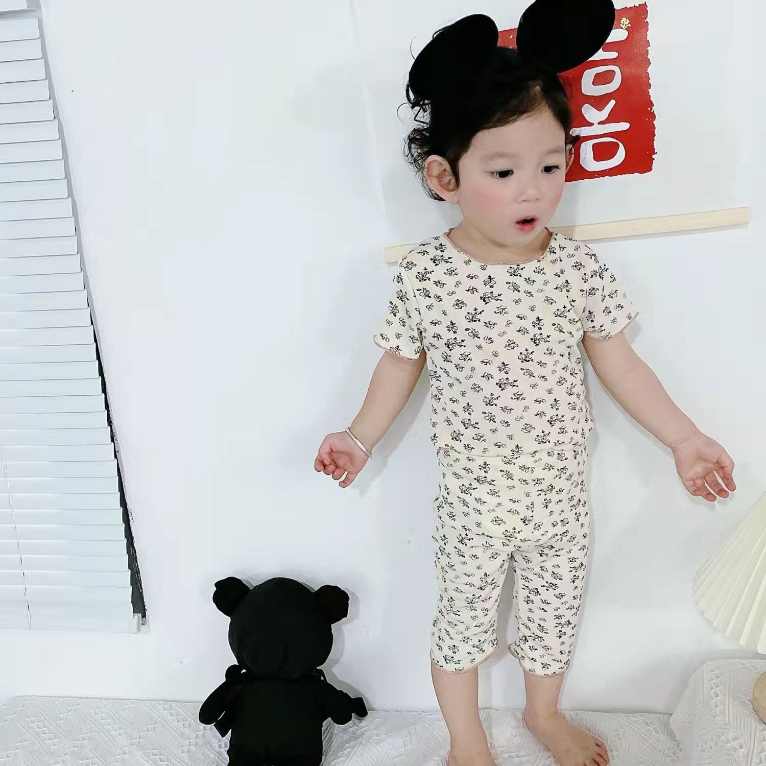 Picture of Children's pajamas Ice Silk Summer New Girls' Outfit Short-sleeved Floral suit Summer Two-piece Set