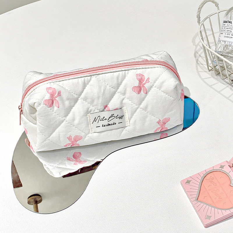 Picture of Simple bow travel portable cosmetic bag large capacity high-end feeling ins high-value cosmetic bag a batch