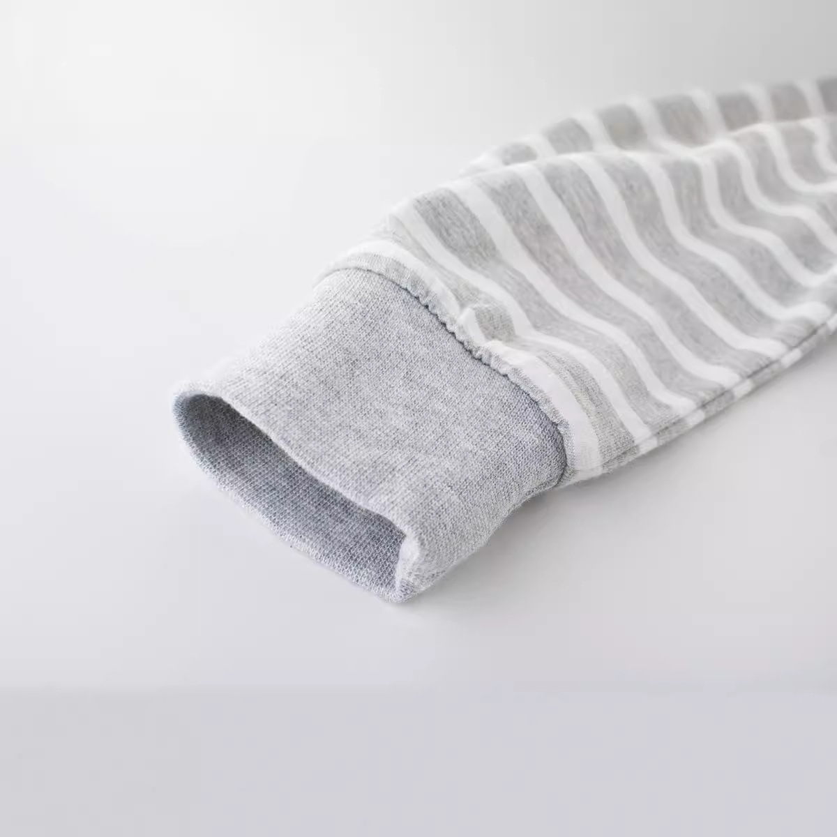 Picture of 27Kids Children's Clothing 2024 Autumn Children's T-Shirt Girls' Bottoming Shirt Baby Clothes Striped Shirt Dropshipping