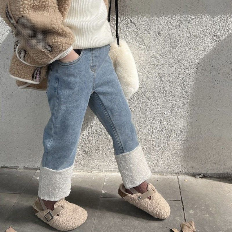 Girls' fleece-lined jeans one-piece velvet thickened 2023 new baby Western style trousers children's autumn and winter slim pants
