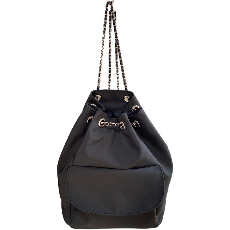 Simple Casual Silk Cloth Black Chain Bucket Bag Korean Style Drawstring Corset Da Capacity Commuter Backpack for Women