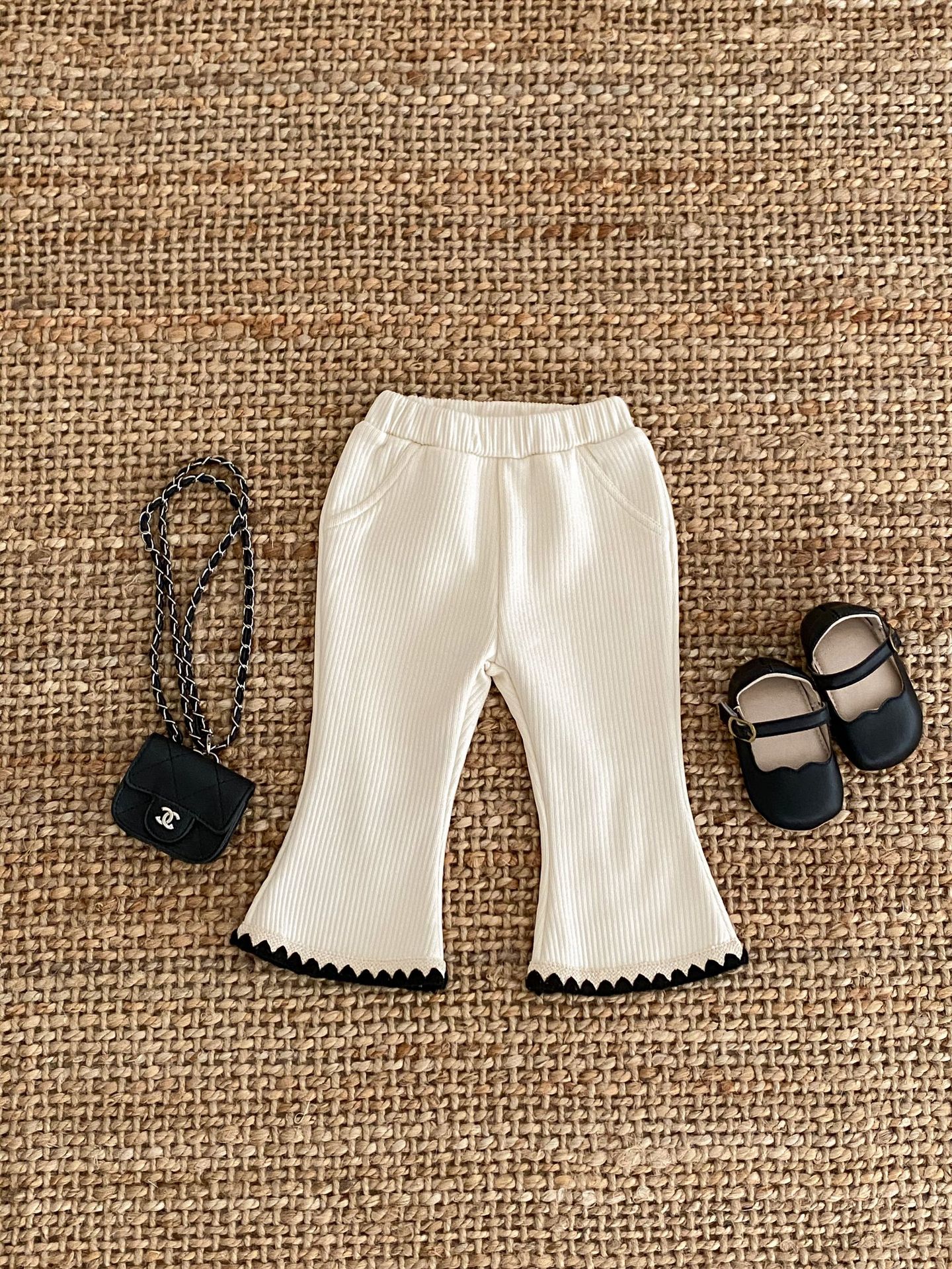Picture of 2025 Baby Winter Clothes Cotton Clothes Girls Baby Long Thickened Cardigan Cotton Clothes Western Style Lace Lapel Padded Jacket