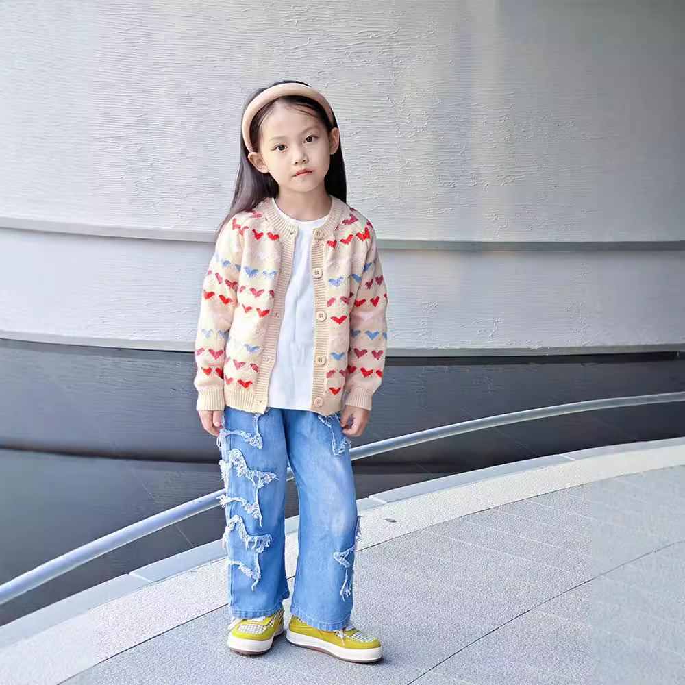 Picture of Girls' Casual Colorful Love Cardigan 2024 Autumn New Children's Korean Style Warm Fashionable Sweater Top