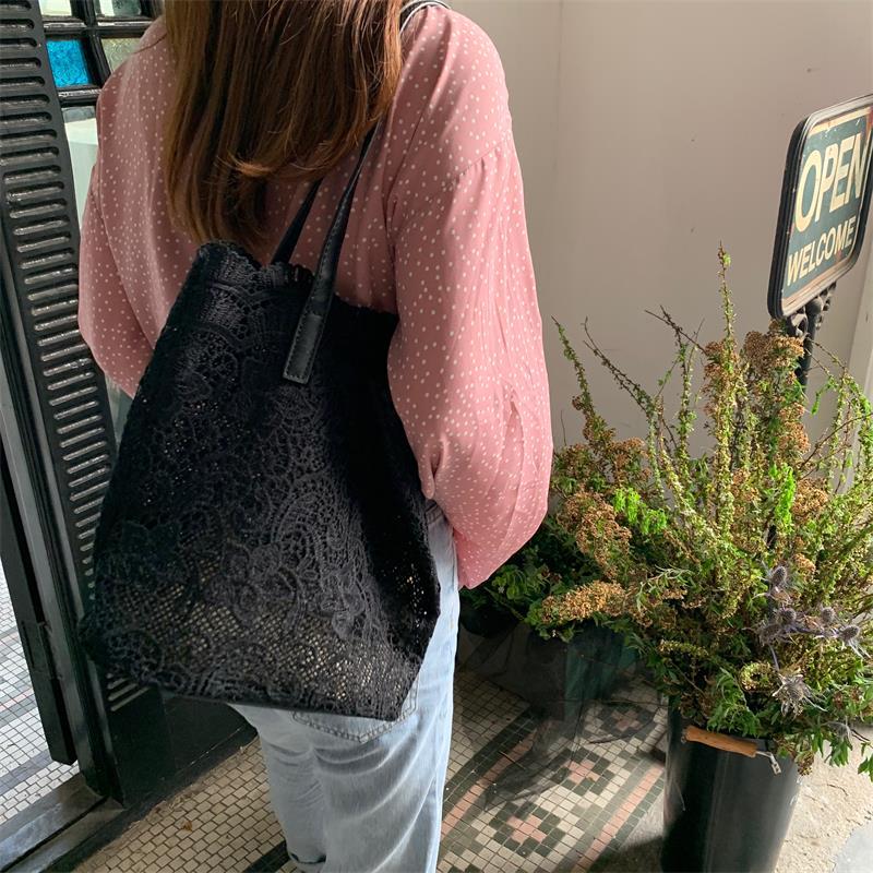 Picture of Niche Design 2024 Handbag Korean Style Lace Bag Women's Shoulder Bag Women's Large Capacity Bucket Shopping Bag Trendy