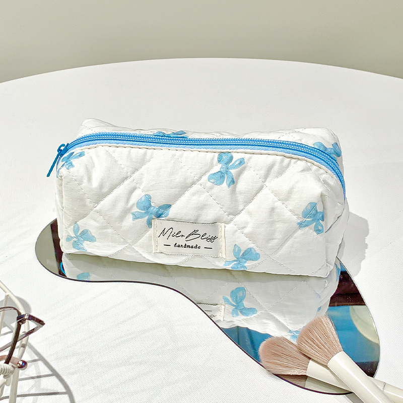 Picture of Simple bow travel portable cosmetic bag large capacity high-end feeling ins high-value cosmetic bag a batch
