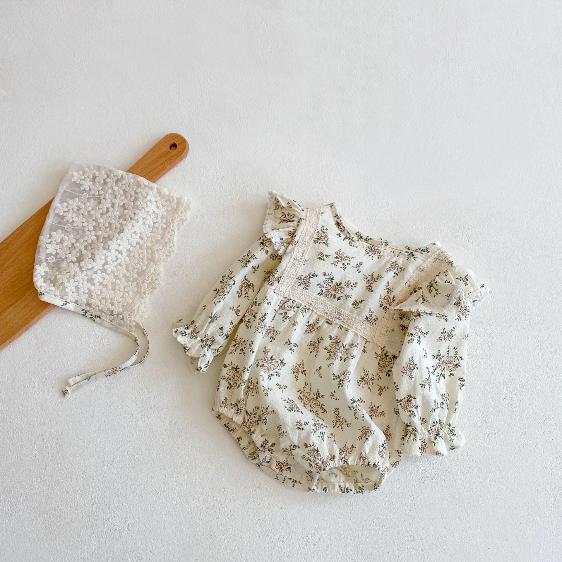 Picture of Ins Hot Sale 2025 Spring and Autum Cute Baby Girl Printed Jacquard Long-Sleeved Harem Cotton Jumpsuit Romper