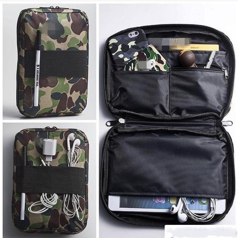 Promotional Japanese magazine fashion brand camouflage hand storage iPadmini flat multi-function bag postage can be approved