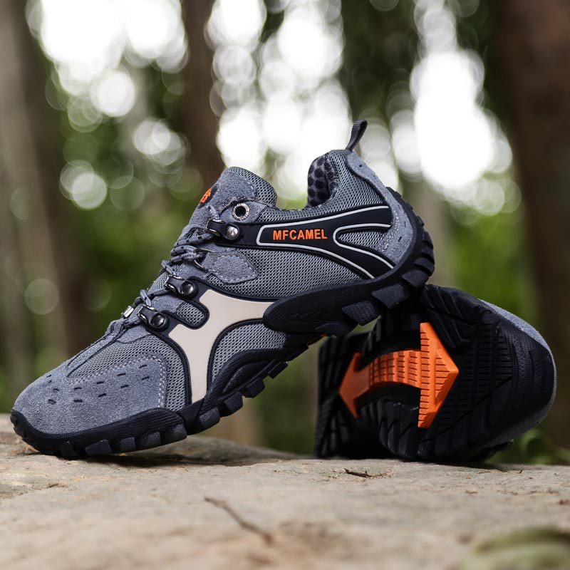 Outdoor Men's hiking shoes four seasons camping hiking Sports Leisure outdoor travel hiking shoes wholesale one-piece delivery