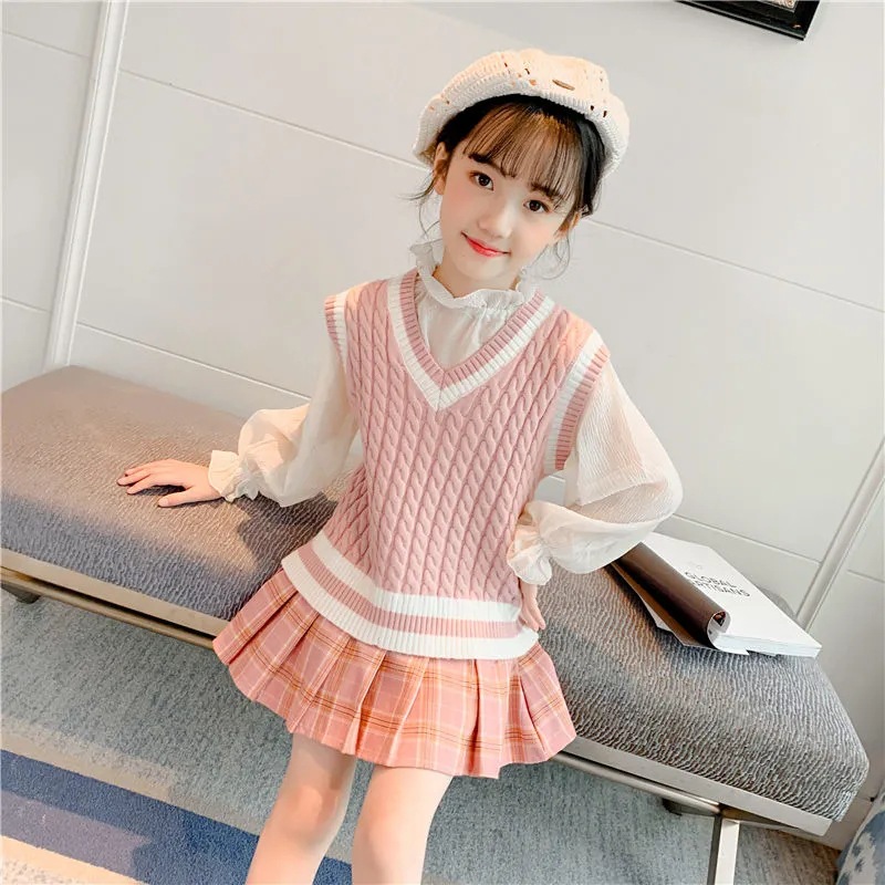 Picture of Girls' Internet Popular Vest Sweater Spring and Autumn New Arrival CUHK Children's College Style V-Neck Stylish Wool Knitted Vest