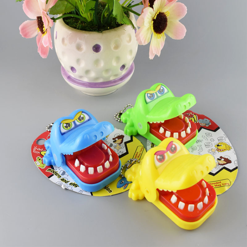New strange trick bite crocodile toys trick people can bite fingers big mouth crocodile children's toys wholesale