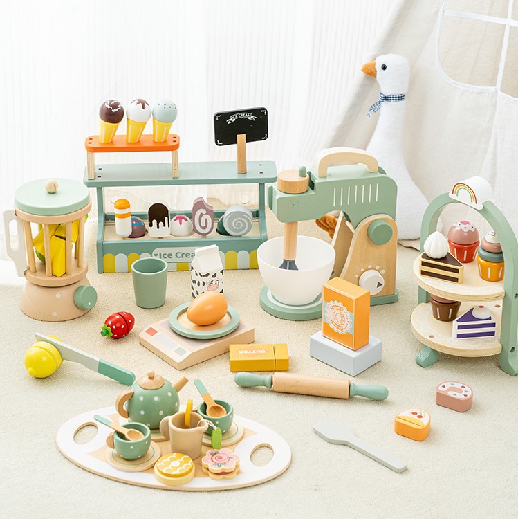 Picture of New wooden play house juicer children's simulation juicer parent-child interaction baby sharing toy kindergarten