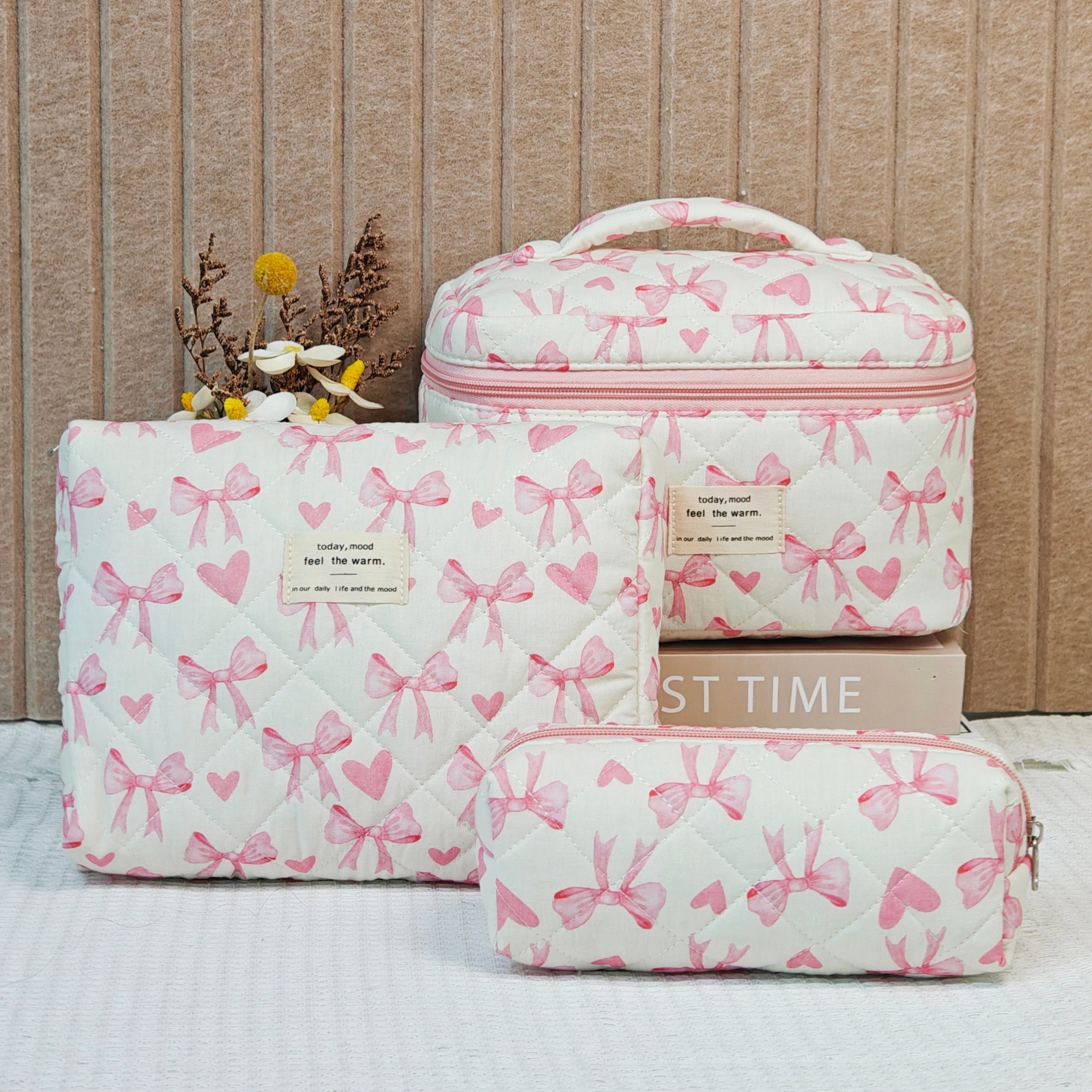 Picture of Cross-border Super New Cotton Cosmetic Bag Niche Portable Washes Storage Bag Floral Ins Cute Quilted