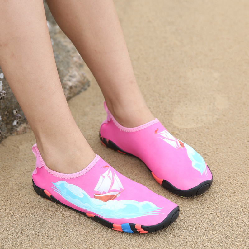 Picture of Diving Snorkeling Beach Shoes Adult Children Wading Socks Shoes Swimming Shoes Tracing Shoes Factory Wholesale/Wholesale