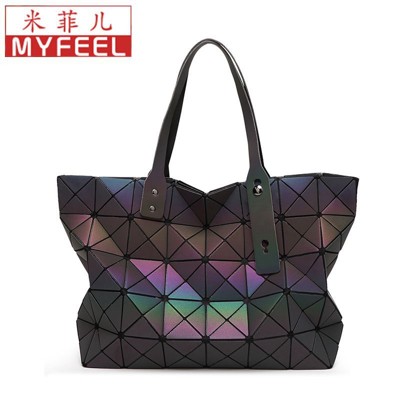 Luminous geometric bag ladies 2020 New changeable folding portable shoulder bag 7*8 Direct free agent