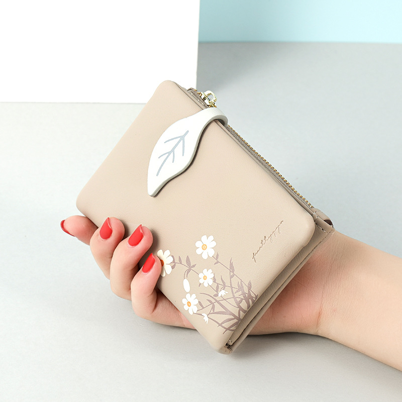Picture of Women's short wallet wholesale creative soft leather texture small wallet multi-card daisy printed 2-fold coin purse