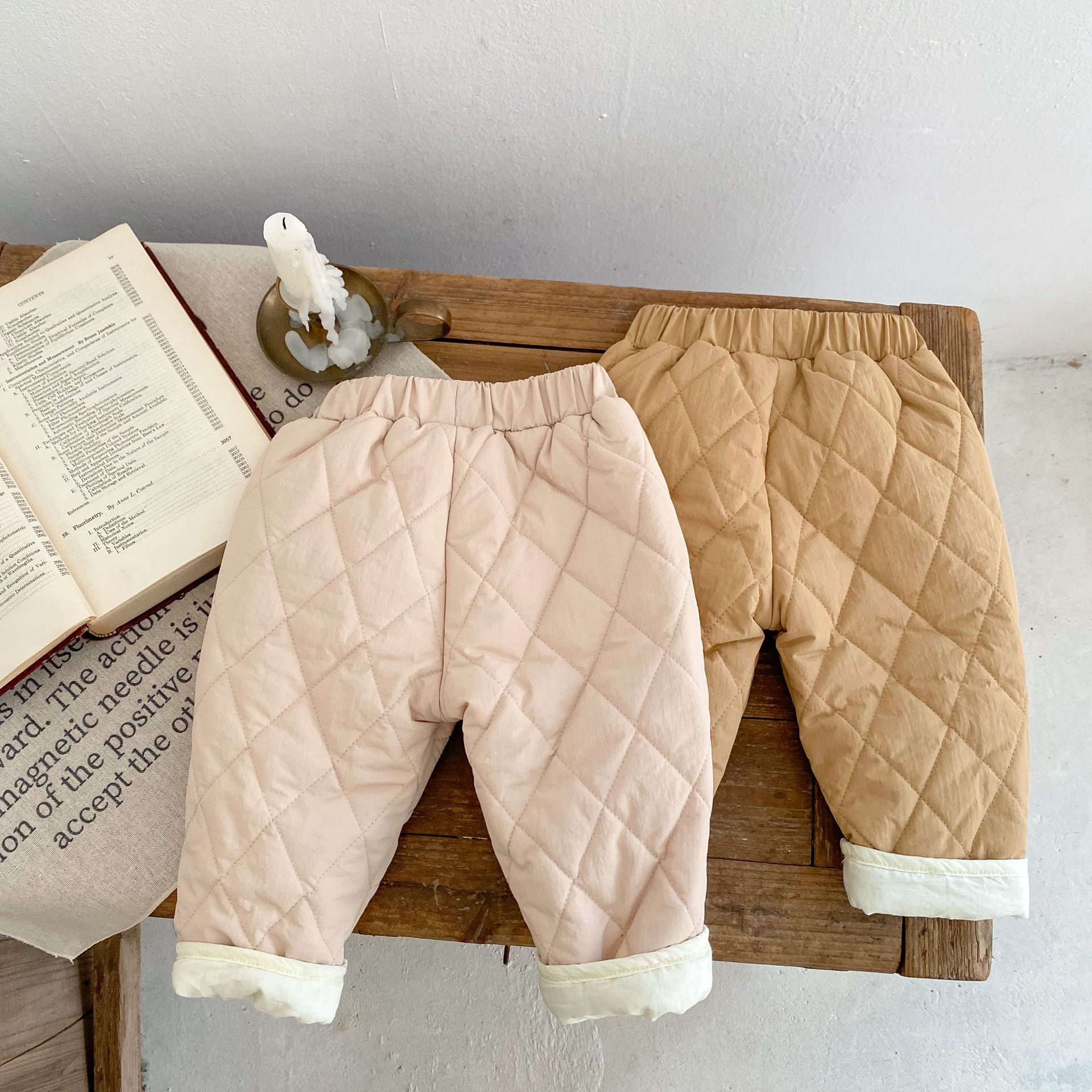 Picture of Ins 2025 Winter New Style Infants and Young Kidsren, Male and Female Babies, Rhombus Quilted Pants, Quilted and Thickeneded Versatile Pants
