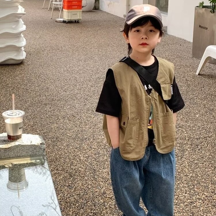Picture of Spring and Summer 2024 Boys' Functional Workwear Vest Loose Western-style Children's Japanese-style Personalized Vest Jacket Western-style Fashion