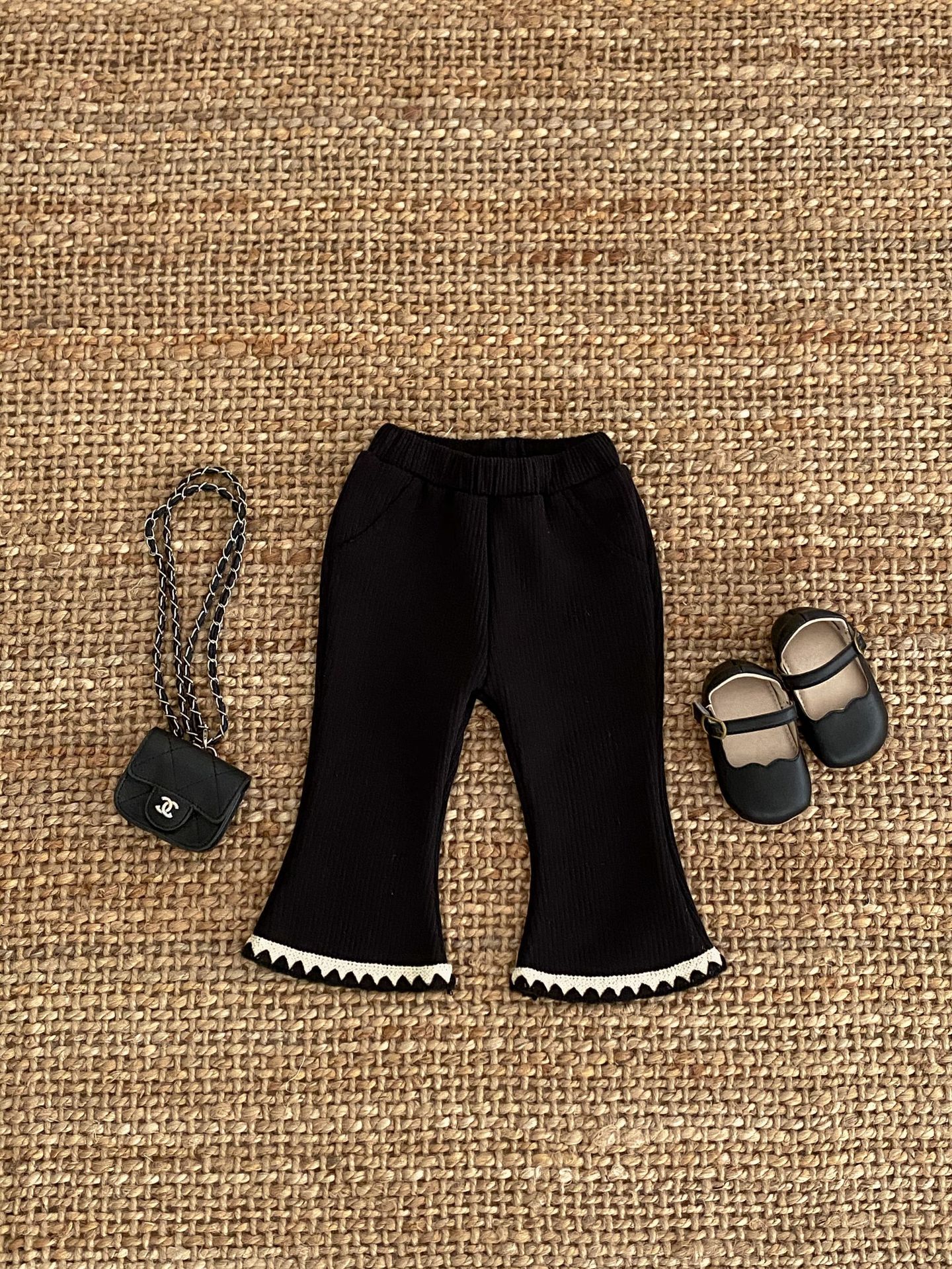 Picture of Winter Clothing 2025 New Style Girls' Cotton Outwear, Stylish Fleece-Lined Quilted Bow Lapel Kidsren's Warm Cotton Outwear