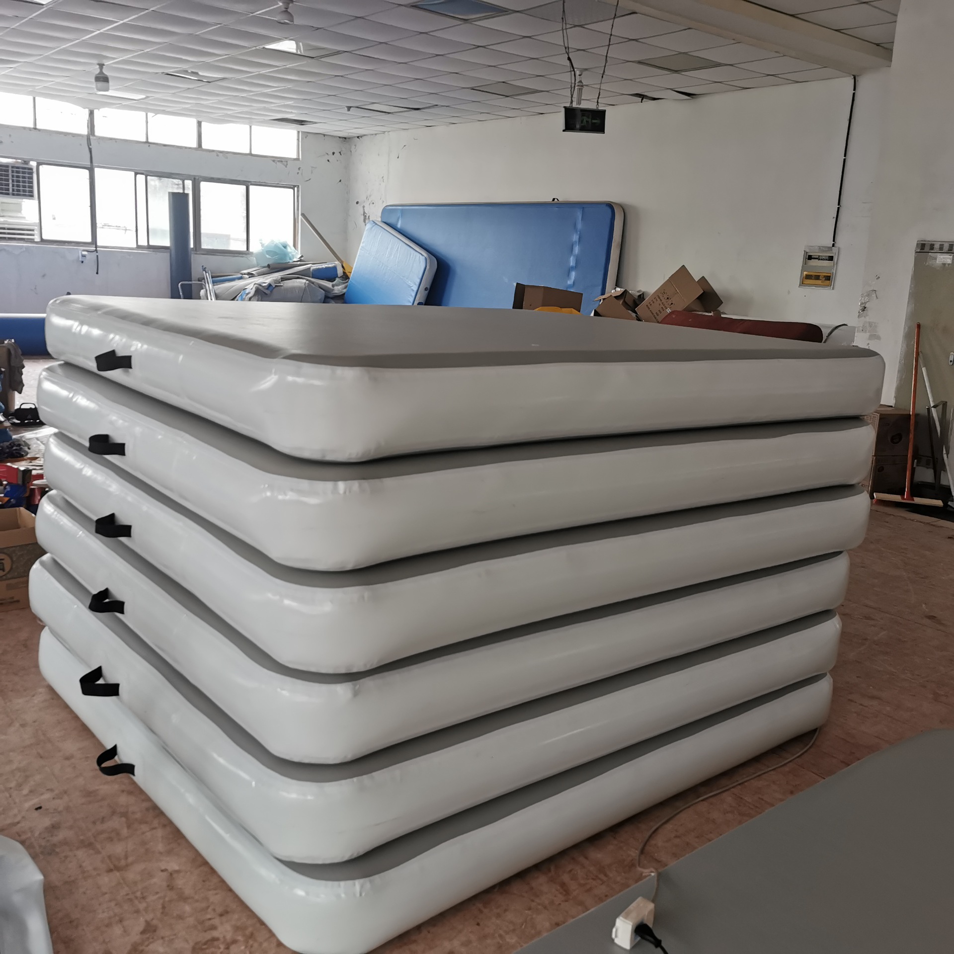 Picture of Somersault Air Cushion Taekwondo Cushion Manufacturer Fitness Sports Stunt Martial Arts Air Cushion Factory Direct Sale