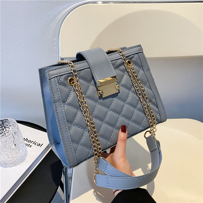 Picture of Textured Rhombic Chain Bag Women's 2022 New Fashionable Korean Style Fashionable Casual Crossbody Large Capacity Chain Shoulder Bag
