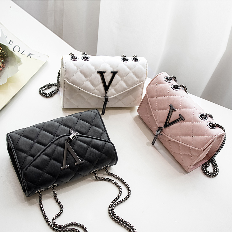 Elegant Quilted Chain Bag 2025 Letter Tassel Shoulder Bag Small Square Bag Simple Fashion Embroidered Crossbody Small Bag