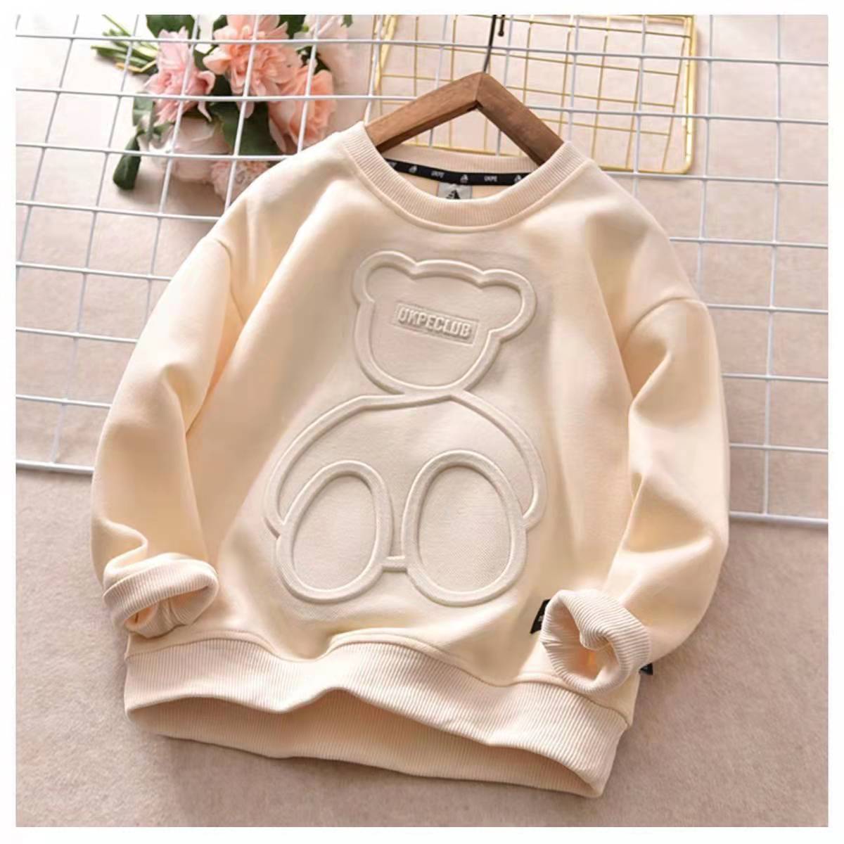 Picture of Children's Clothing, Spring & Fall Boys' Sweatshirts, Thin Autumn Clothes, Medium and Large Kidsren's Embossed Bear T-Shirts, Kidsren's Autumn Clothes, Kidsren's Tops