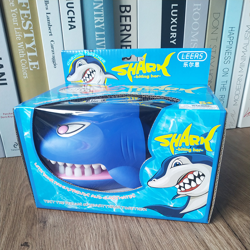 [A generation of hair] Lersi bite hand crocodile bite shark tooth toy bite finger adult prank