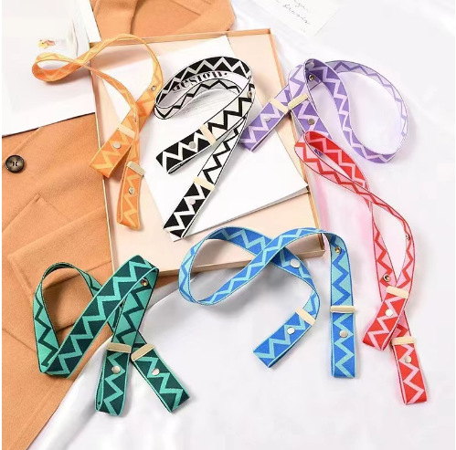 Picture of 2025 New High-End Shoulder Bag Women's Crossbody Casual Bag Fly Knitted Trendy Spring Mobile Phone Bag