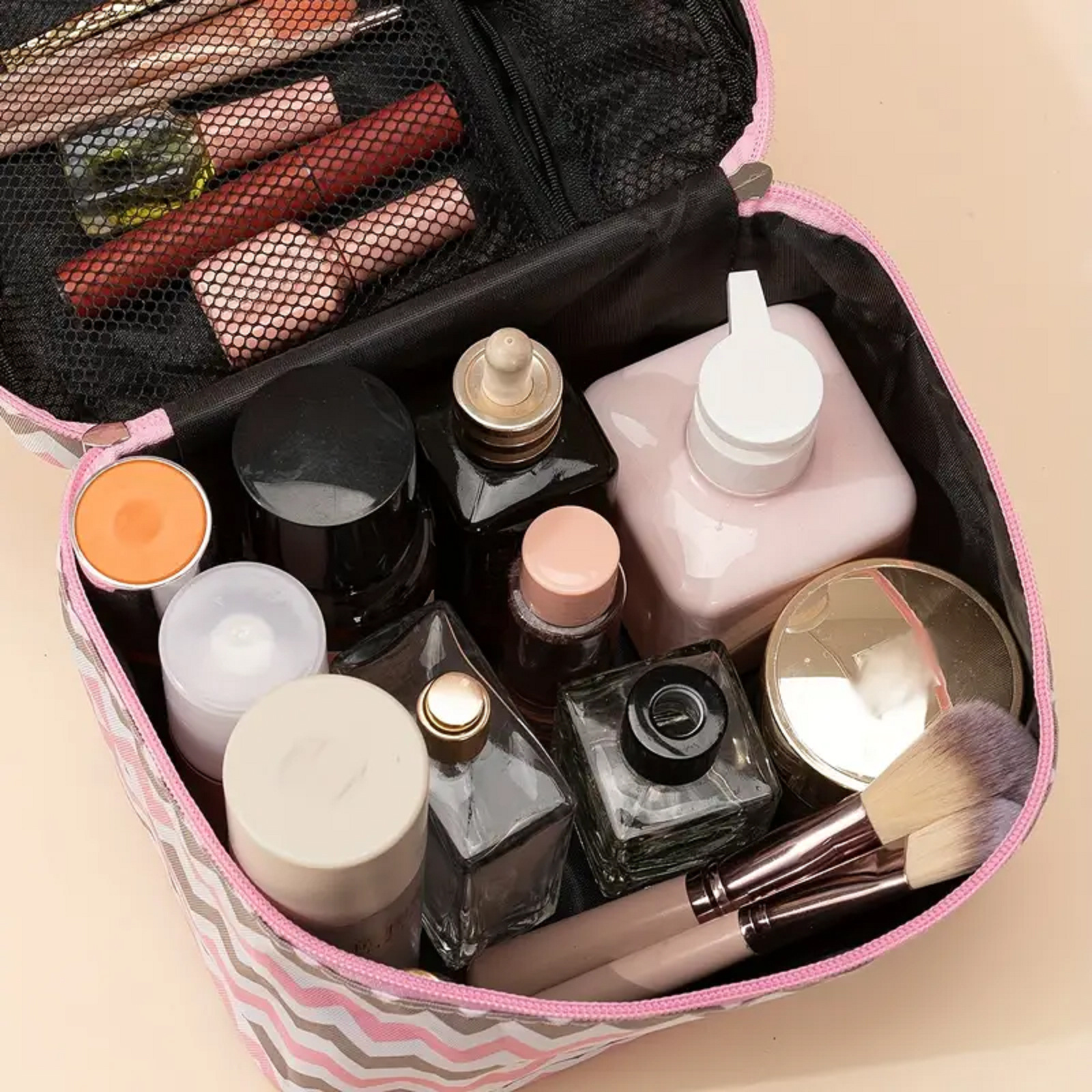 Picture of New Internet Celebrity Corrugated Cosmetic Bag Korean Style Large Capacity Girly Heart Portable Travel Portable Washery Storage Bag Cross-border