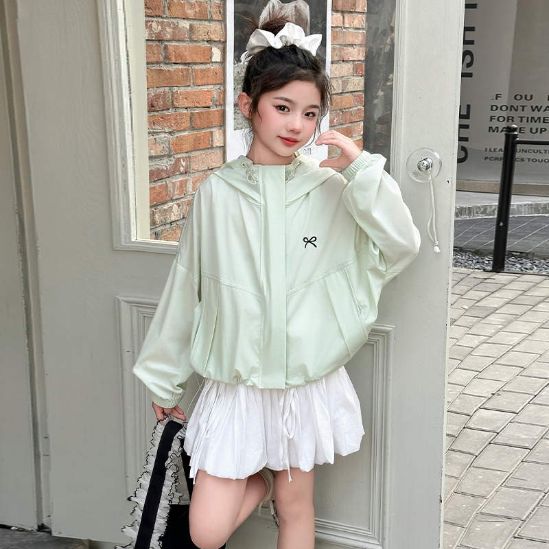 Picture of Summer Girls' Lightweight Sunscreen Clothing Girls' Sunscreen Clothing Summer Outdoor Clothing Breathable Casual Loose Bow Embroidered