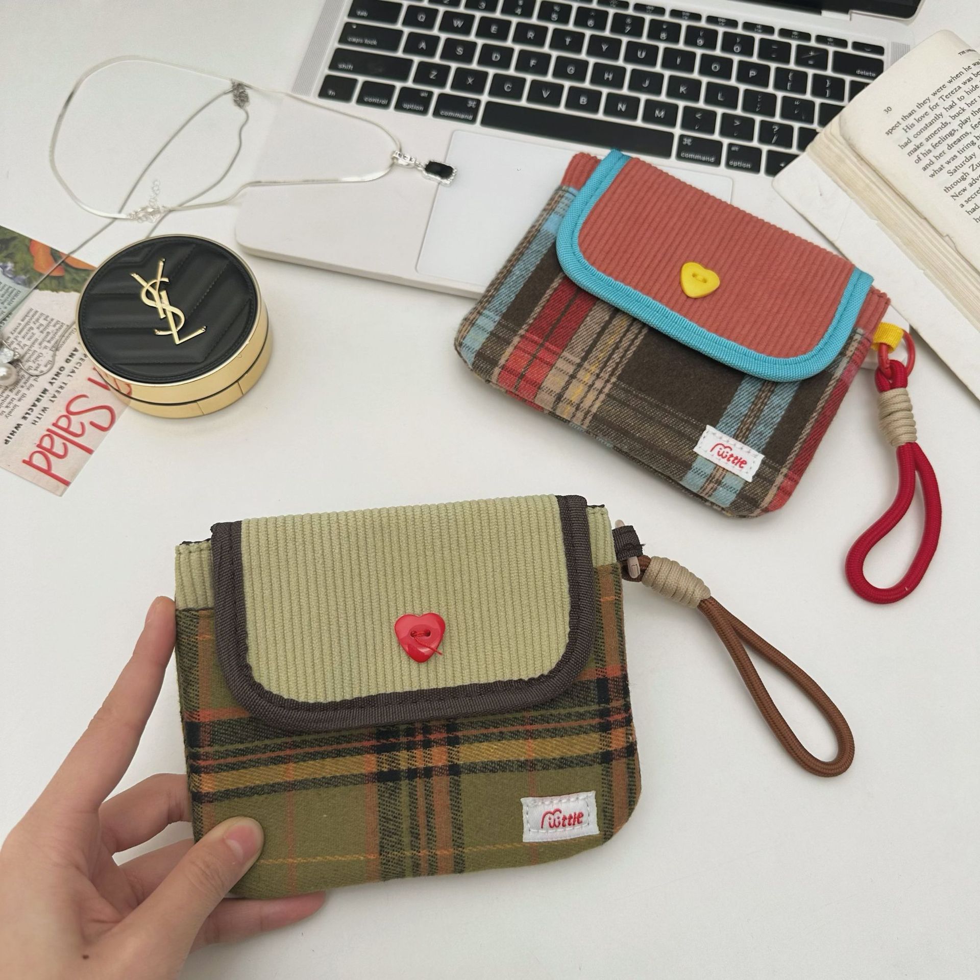 Picture of Retro Plaid Mini Mouth Red Bag 2025 New Portable Travel Sundries Storage Bag Earphone Bag Coin Purse