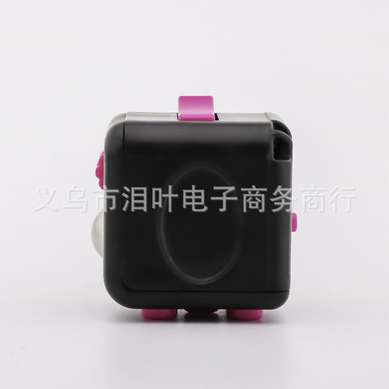 Picture of Cross-Border Decompression Rubik's Cube Infinite Magic Cube Finger Decompression Dice New and Unique Vent Toy Fidget Cube