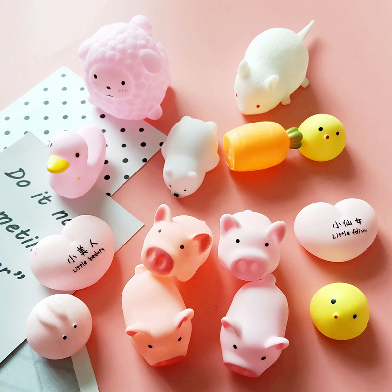 Cartoon cute pink pig vinyl toy release pig whole person pinch called vent toy push small gift