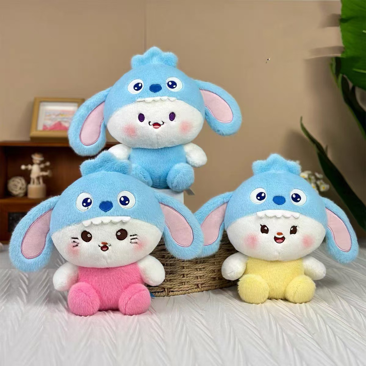 Picture of New Grasping Machine Doll Doll 8 Inch Plush Toy Wedding Throw Doll Push Plush Toy Ring Gift