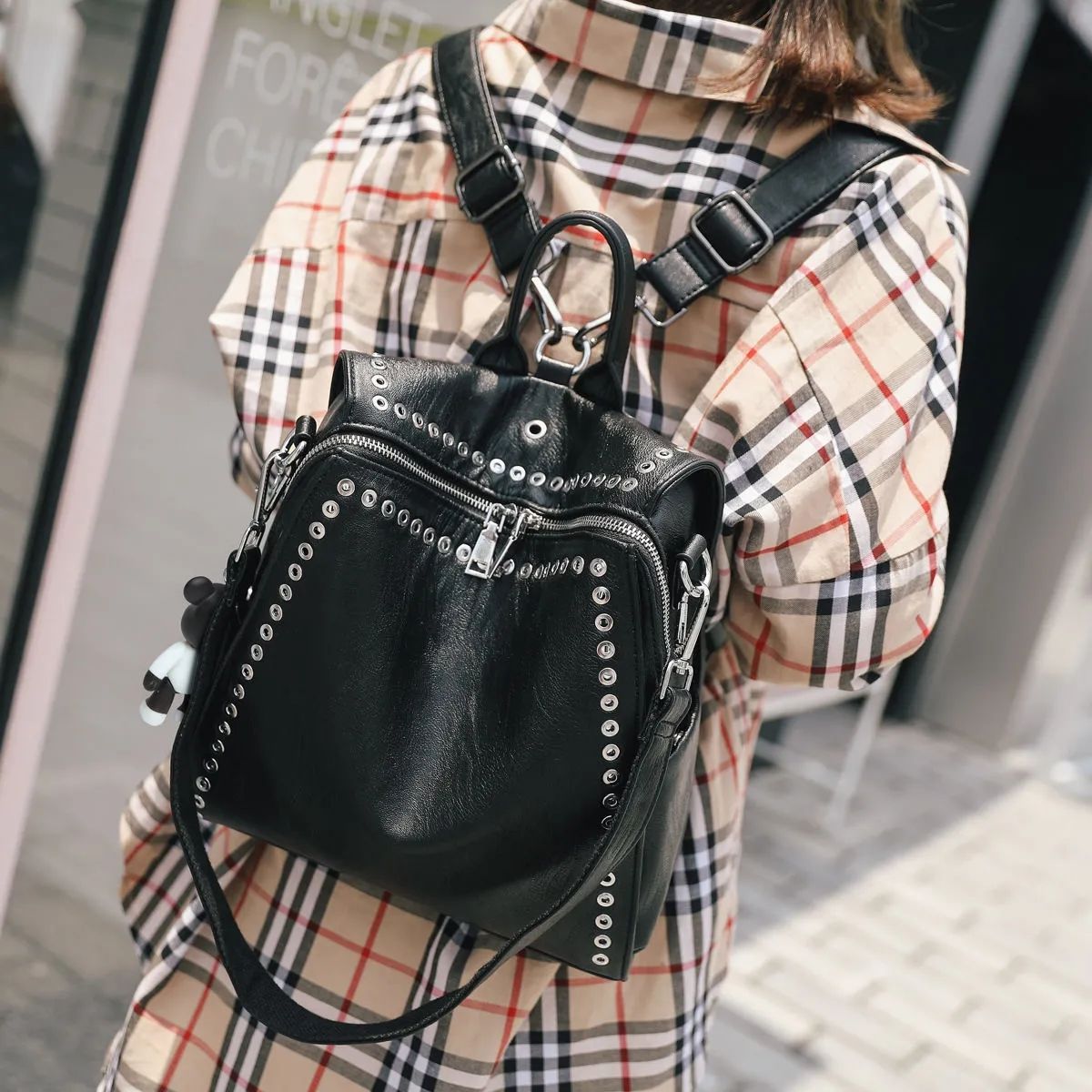 Picture of Bag Women's 2025 New Korean Fashion Backpack Women's Personalized Rivet Women's Multi-functional Casual Travel Backpack
