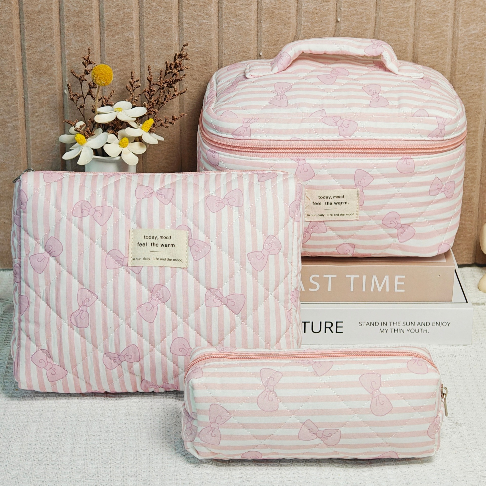 Picture of Cross-border Super New Cotton Cosmetic Bag Niche Portable Washes Storage Bag Floral Ins Cute Quilted