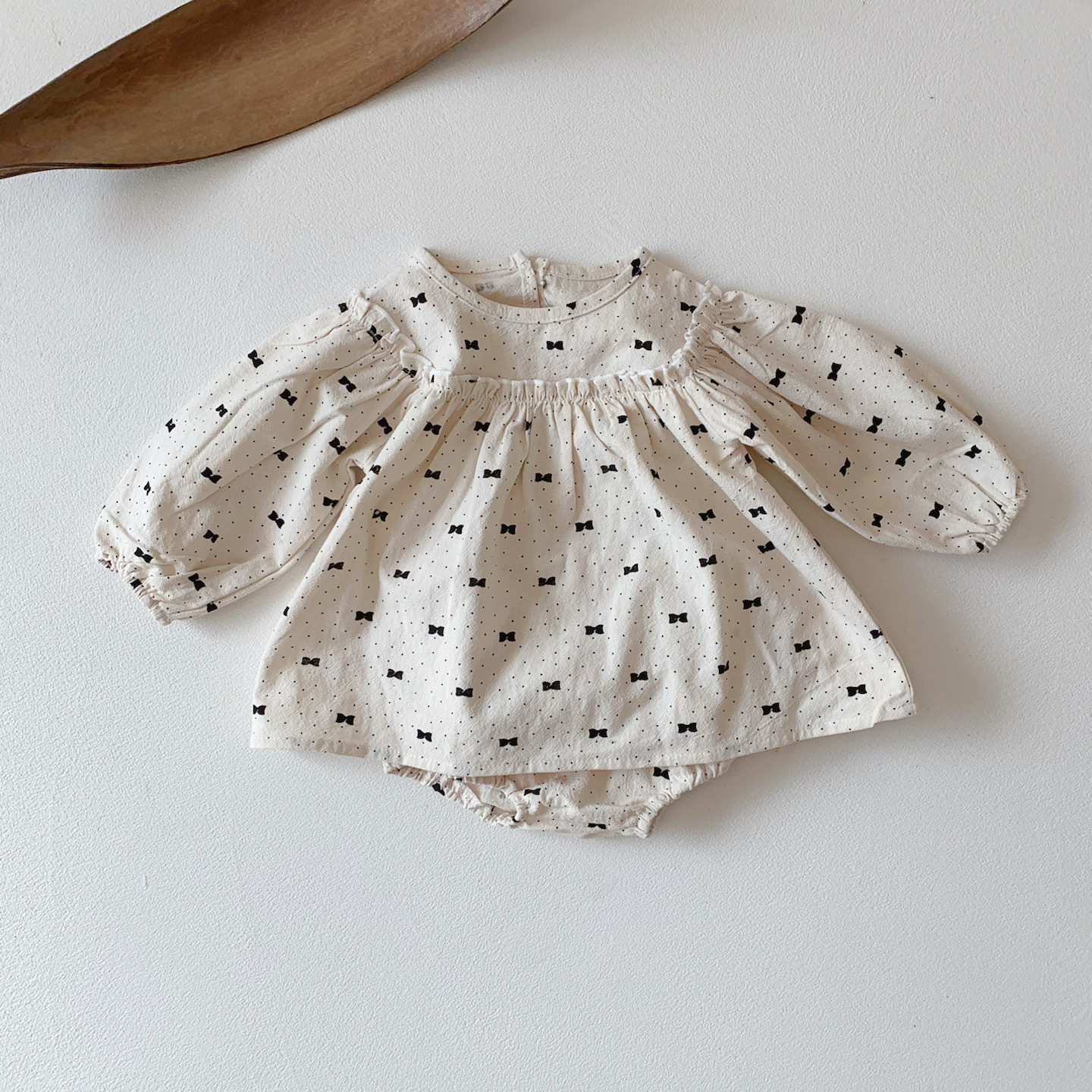 Picture of Ins Children's Clothing Baby Pants Suit 2025 Spring Baby Girl Two-Piece Set Polka Dot Long-Sleeved Baby Clothes
