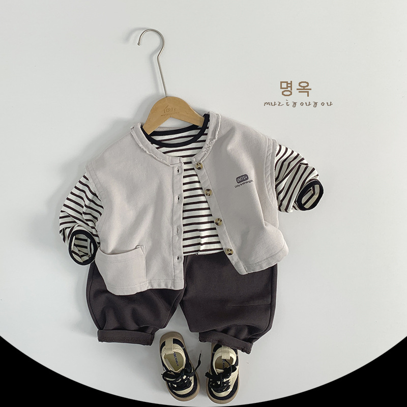Picture of Simple and Trendy ~ Boys and Girls Vest 2025 Spring New Versatile Korean Style Sleeveless Jacket for Babies Aged 3-4-5 Children's Wholesale