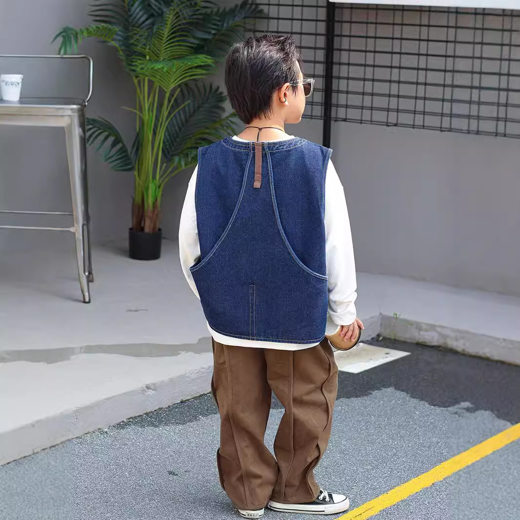 Picture of Children's Vest 2024 Autumn New Product Korean Style Handsome Baby Top Western Style Three-Dimensional Pocket Boys Denim Vest