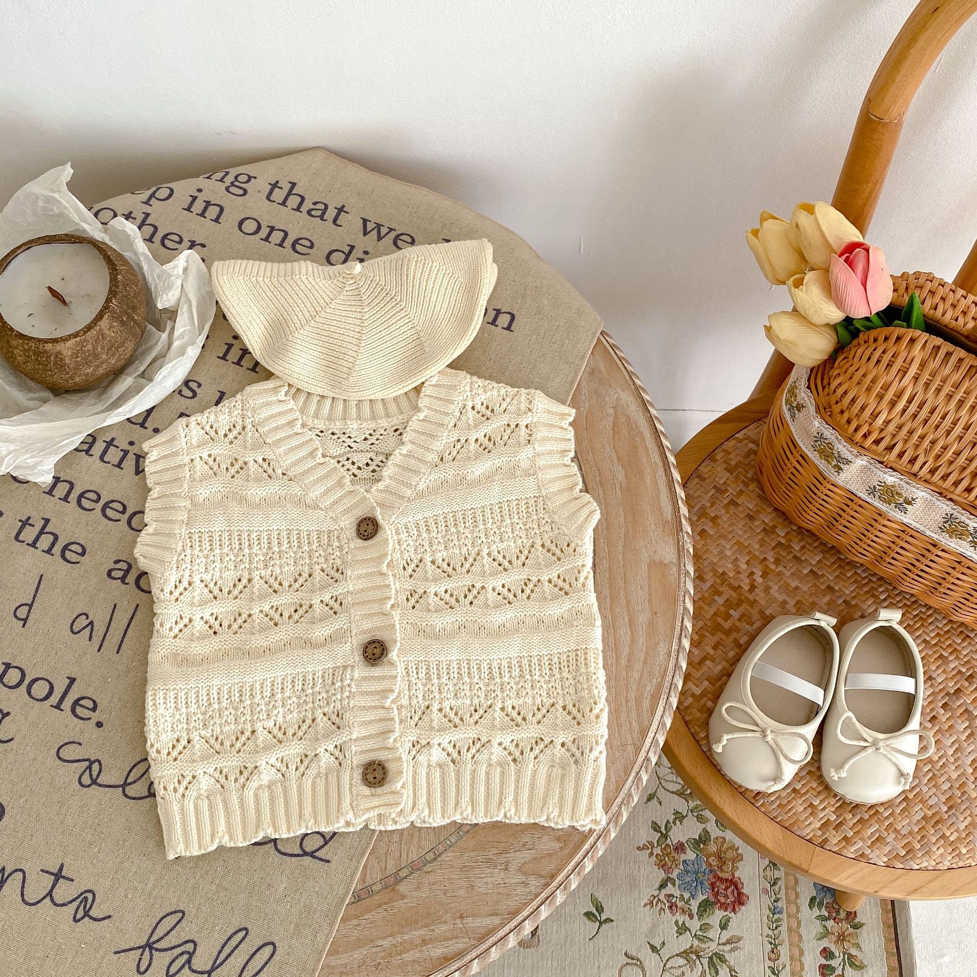 Picture of 2025 Autumn Internet Celebrity Infants and Young Kidsren, Male and Female Babies, Baita Crochet V Neck Knitted Cardigan Sweater Vest Jacket