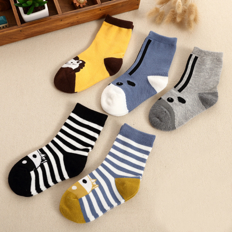 Picture of 2020 Spring and Autumn New Cartoon Children's Socks Cotton Boys and Girls Mid-Tube Socks Student Warm Baby Socks Manufacturer Wholesale
