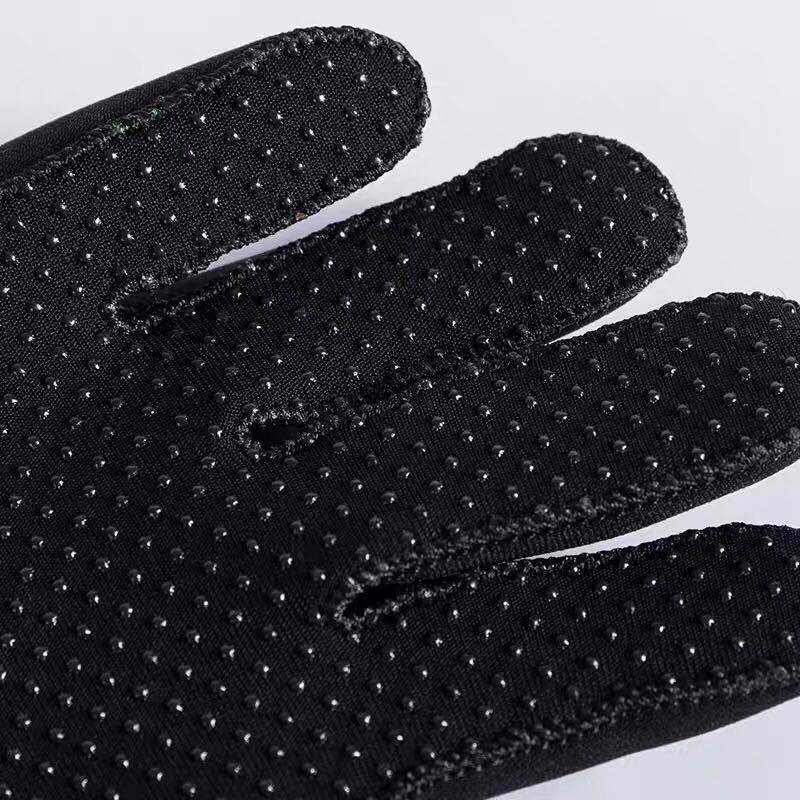 Picture of 3MM autumn and winter swimming snorkeling gloves diving scratch-proof frostbite gloves non-slip adhesive anti-freeze warm gloves