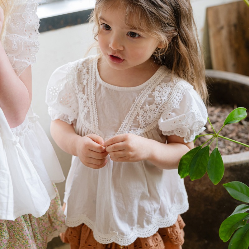 Children's Bubble Sleeve Cotton Doll Shirt Summer New Girls Baby Princess Style Sweet Embroidered Lace Shirt