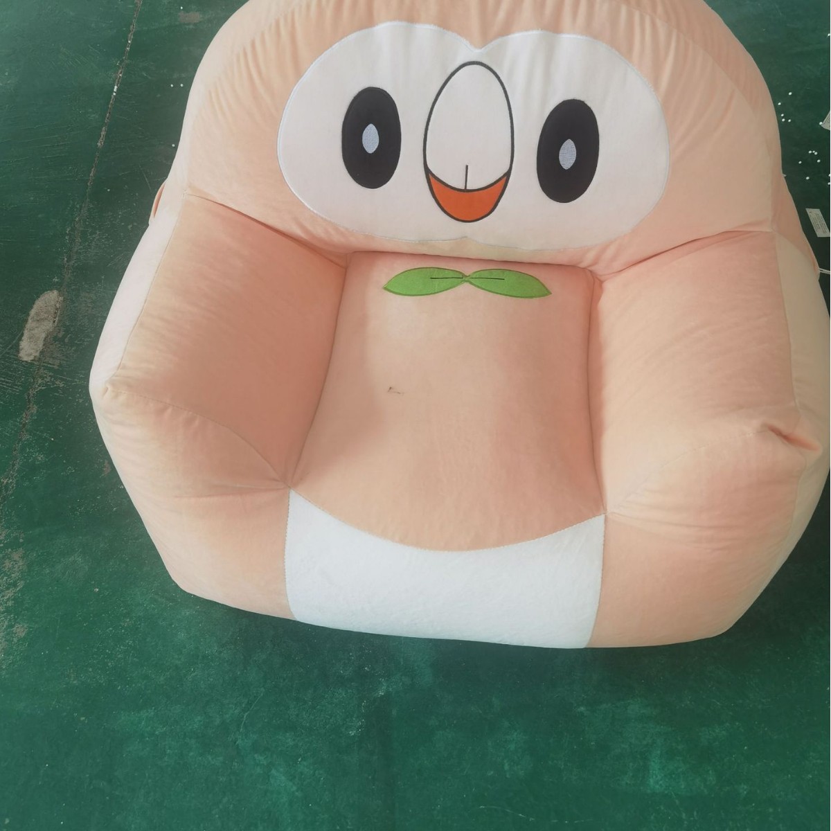 Picture of Armrest Smiley Face Lazy Sofa with Footrest for Living Room, Single-Person Leisure Personalized Fabric Sofa Available for Dropshipping